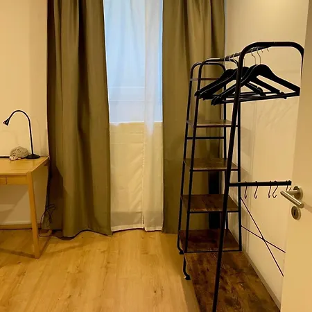 Bloom - Zentral, Modern, Großzügig Für 1-6 Pers Apartamento